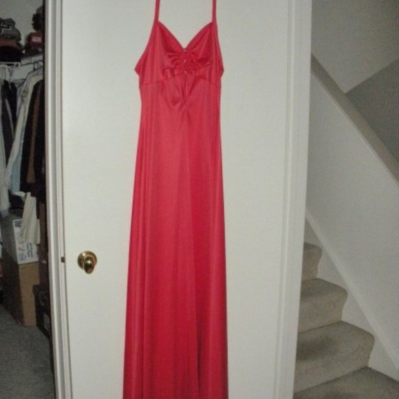 Ladies Dress Size M Halter Cherry Red Ankle Length - Picture 1 of 2